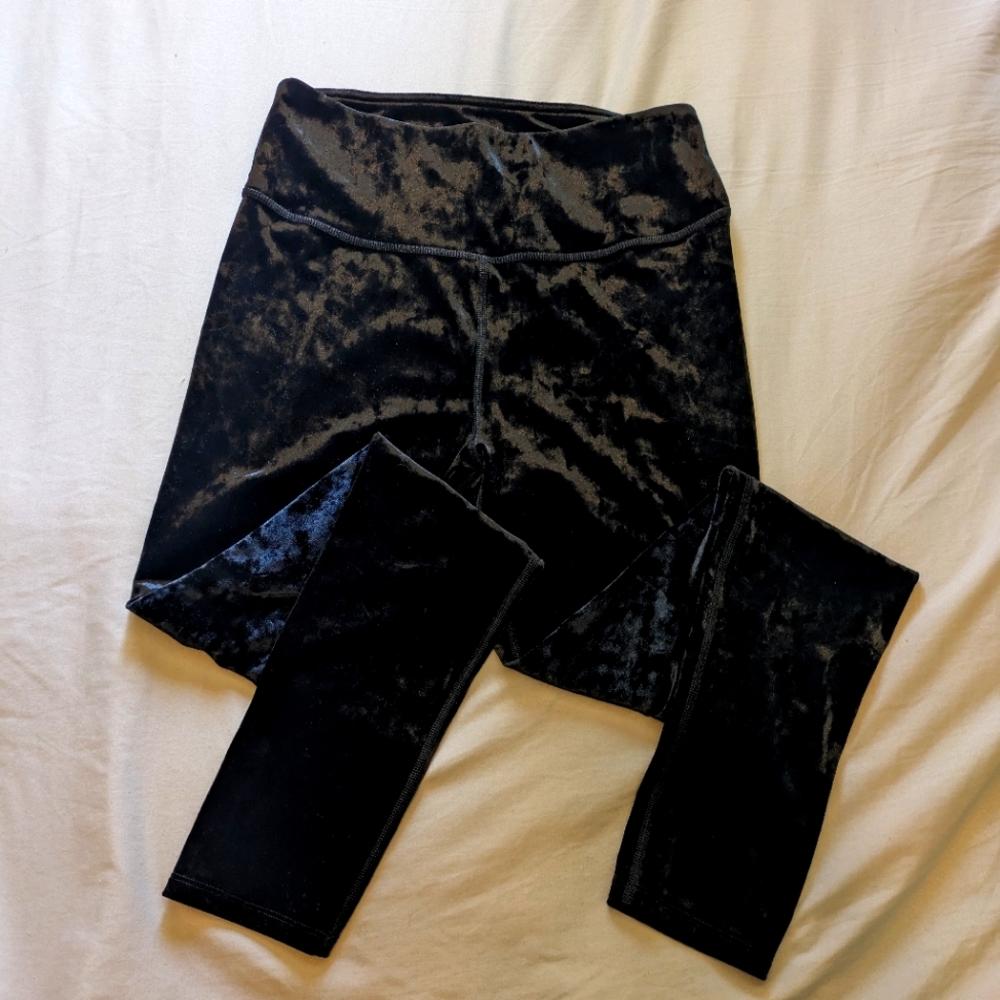 SO Black Velour Yoga High-Rise Leggings, size M